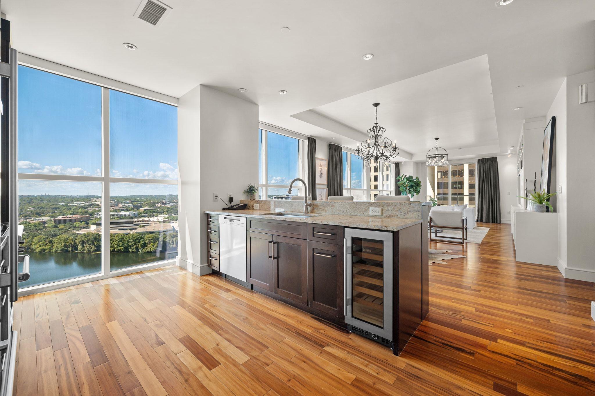 98 San Jacinto BLVD # 1701
