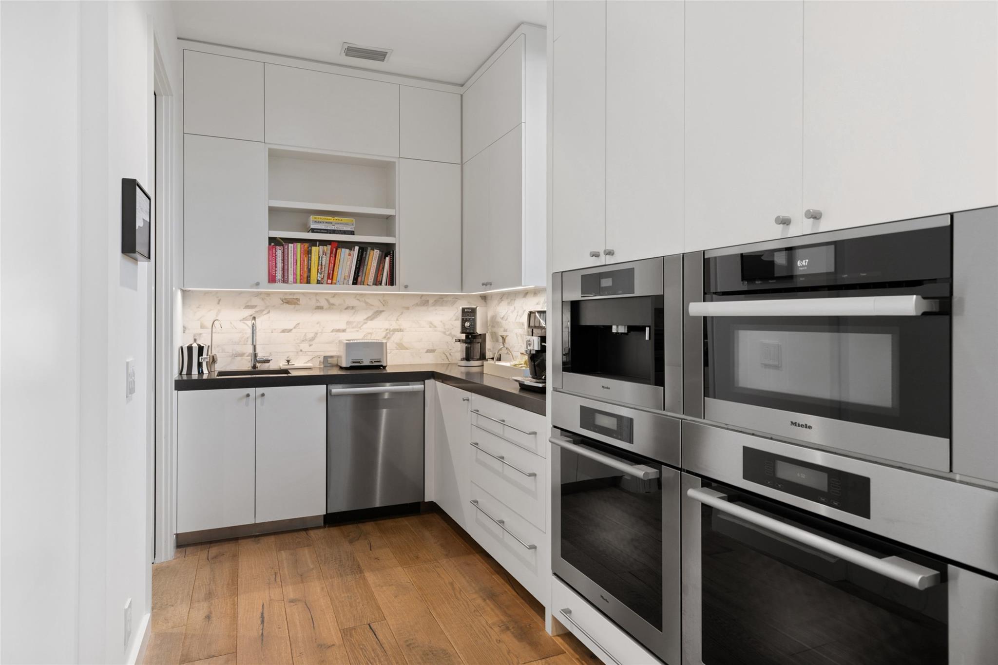 2001 Cueva De Oro CV