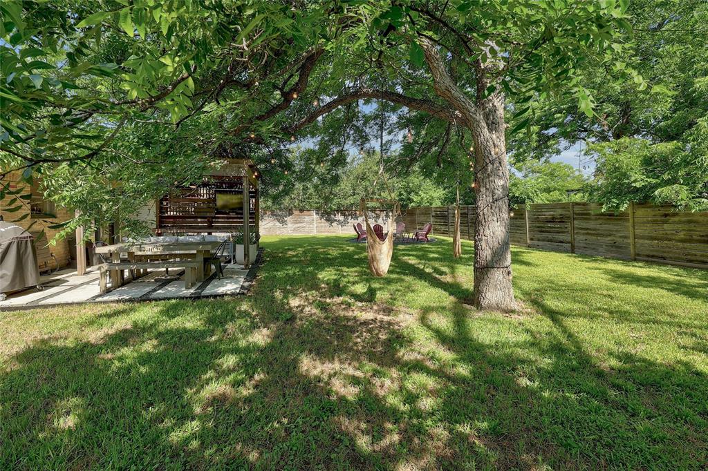 2100 Bristol DR