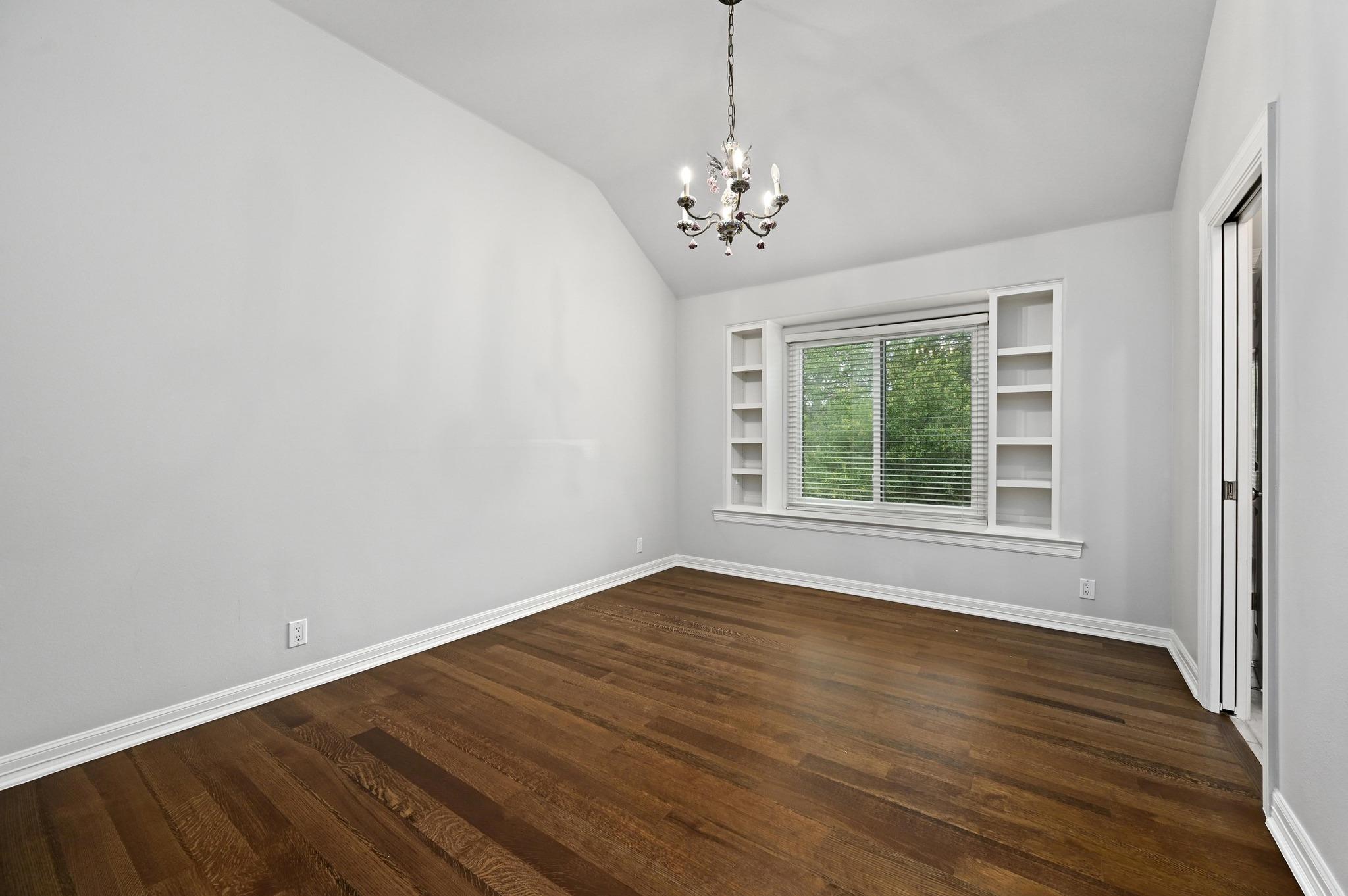 2704 Regents PARK