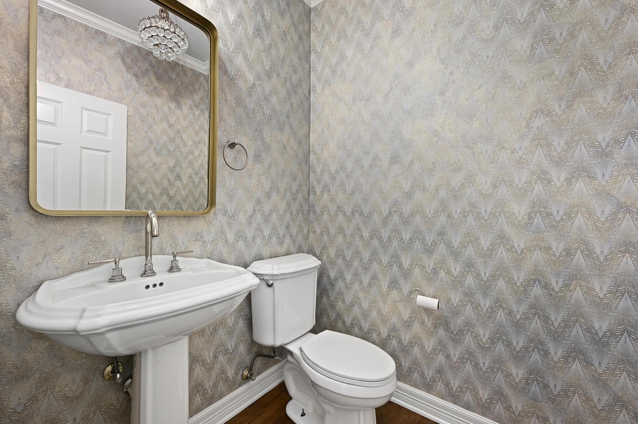 2704 Regents PARK