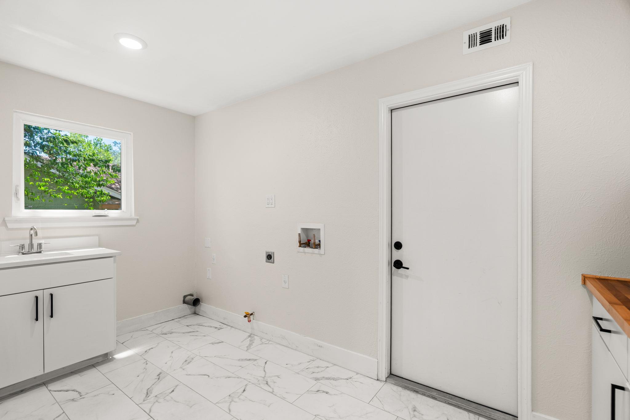 4819 Trail Crest CIR