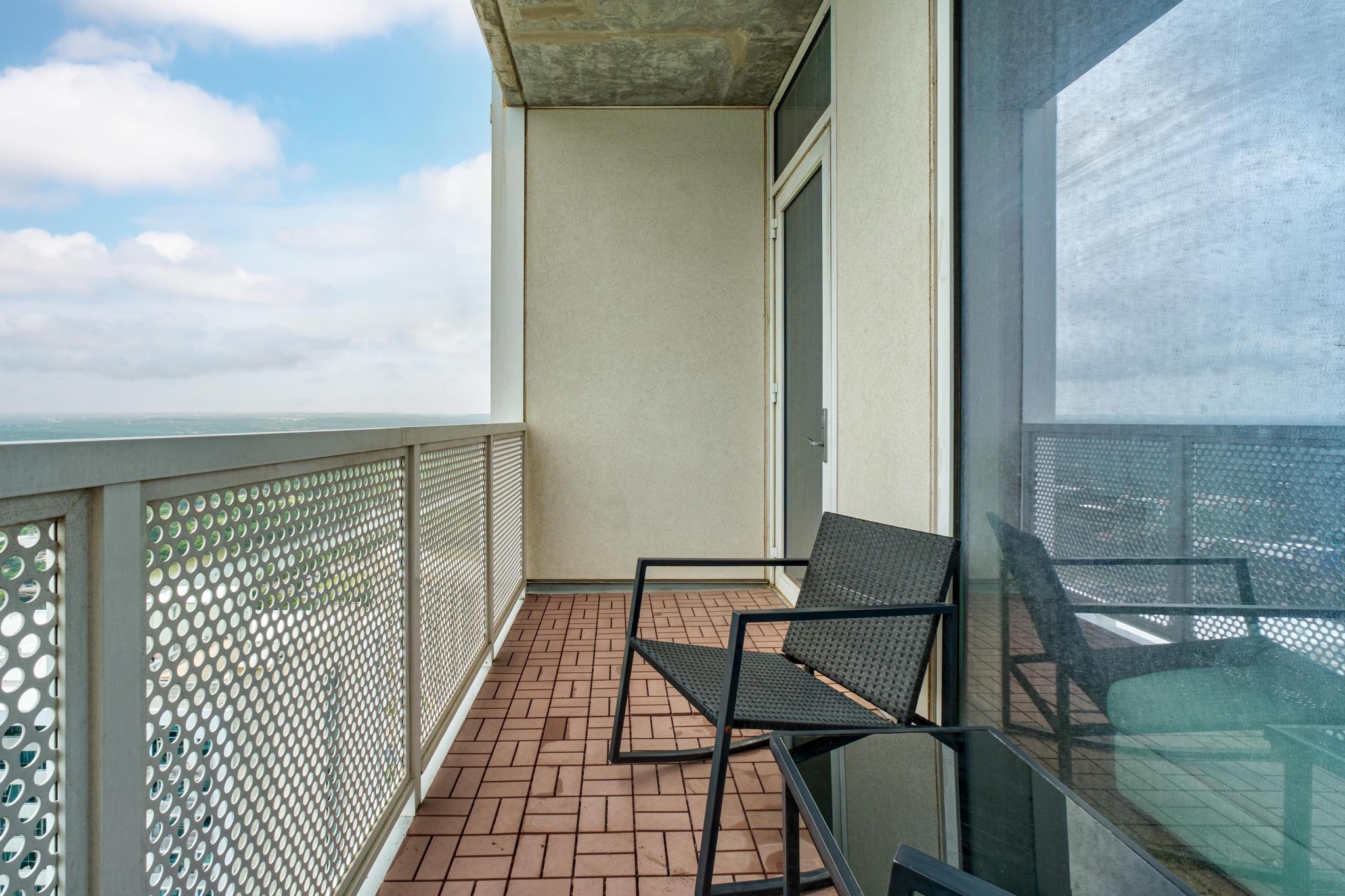 301 West Ave # 3806