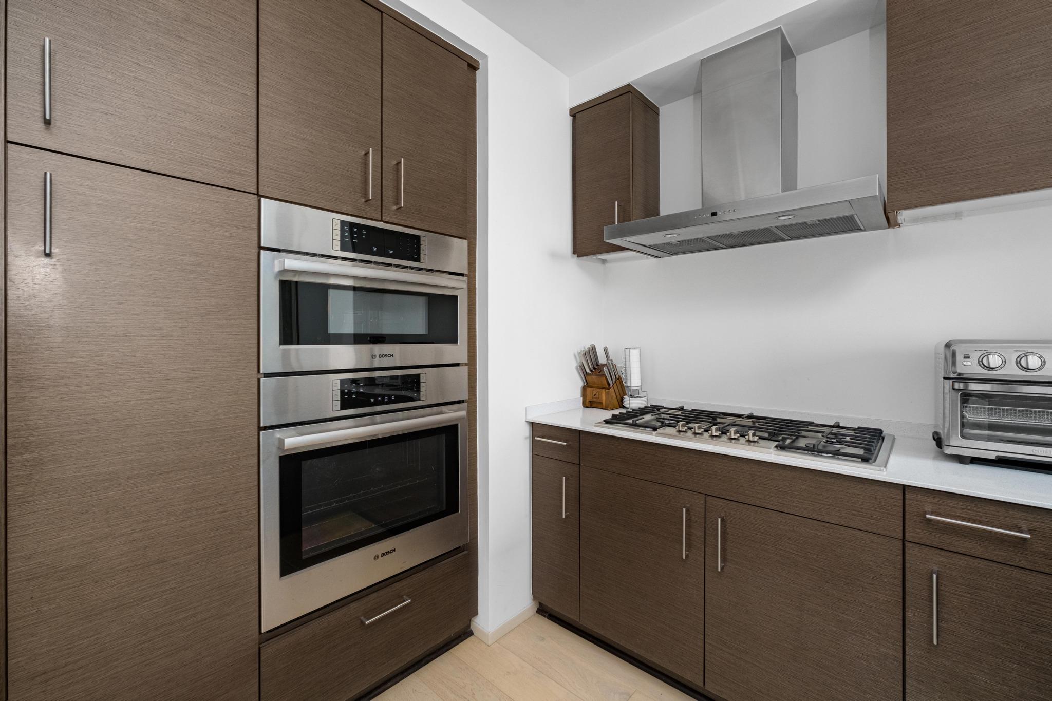 301 West Ave # 3806