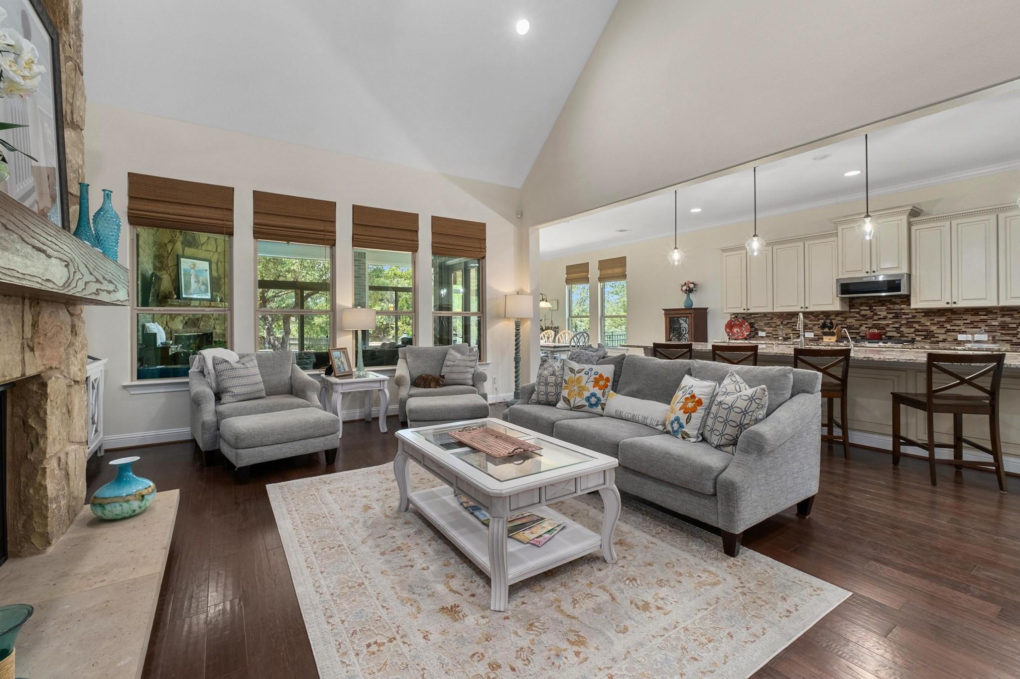 9400 STRATUS DR