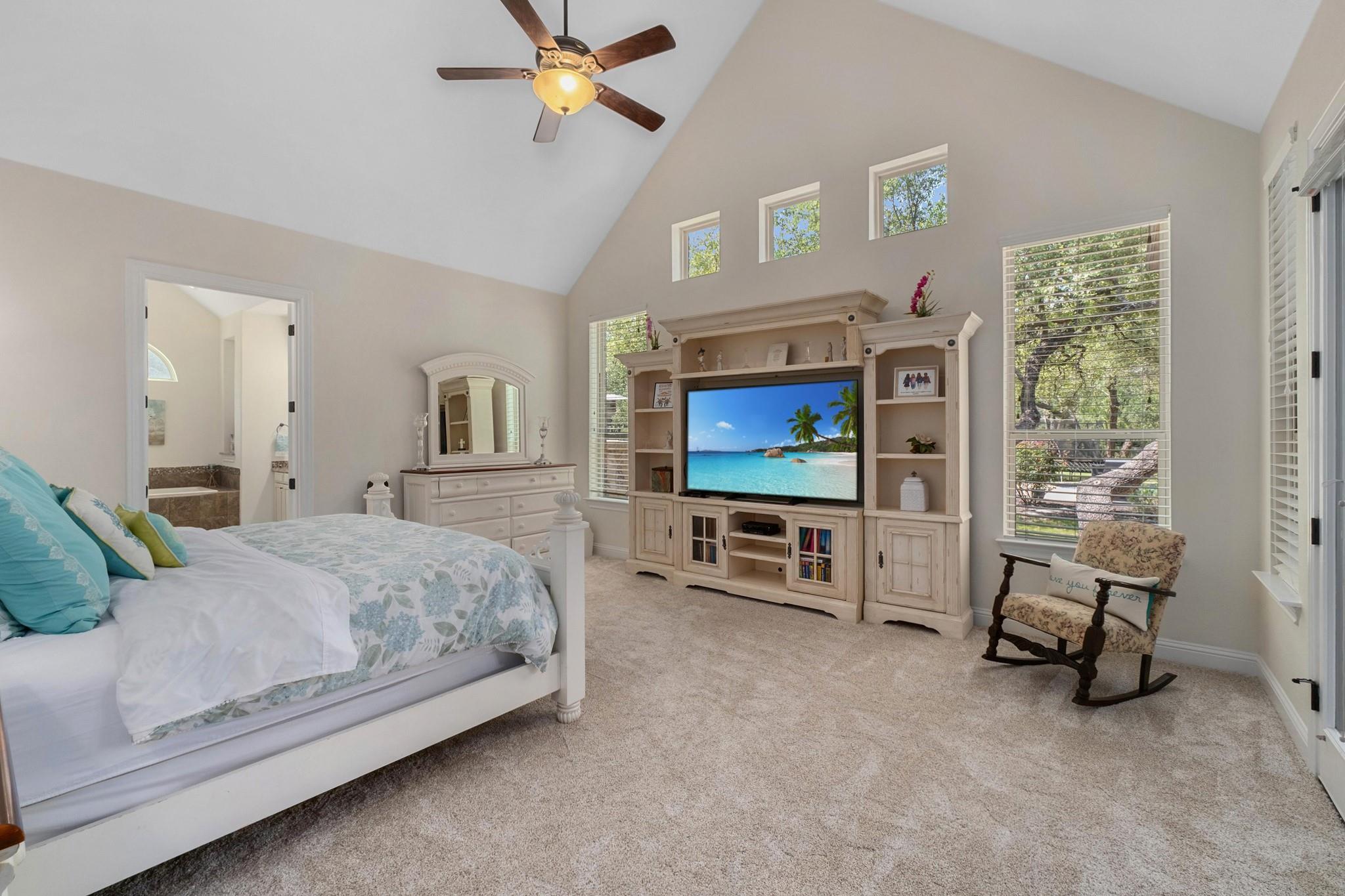 9400 STRATUS DR