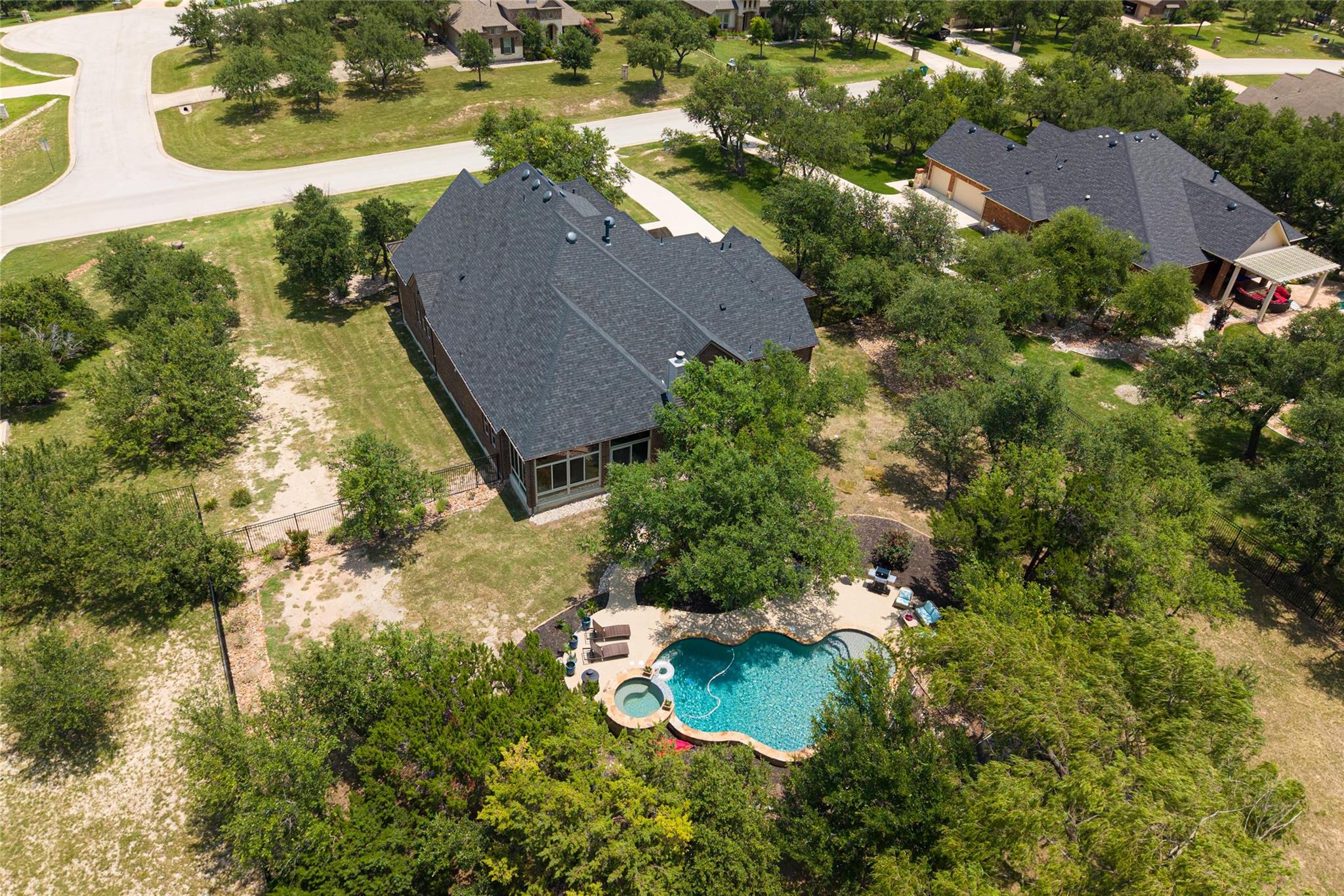 9400 STRATUS DR