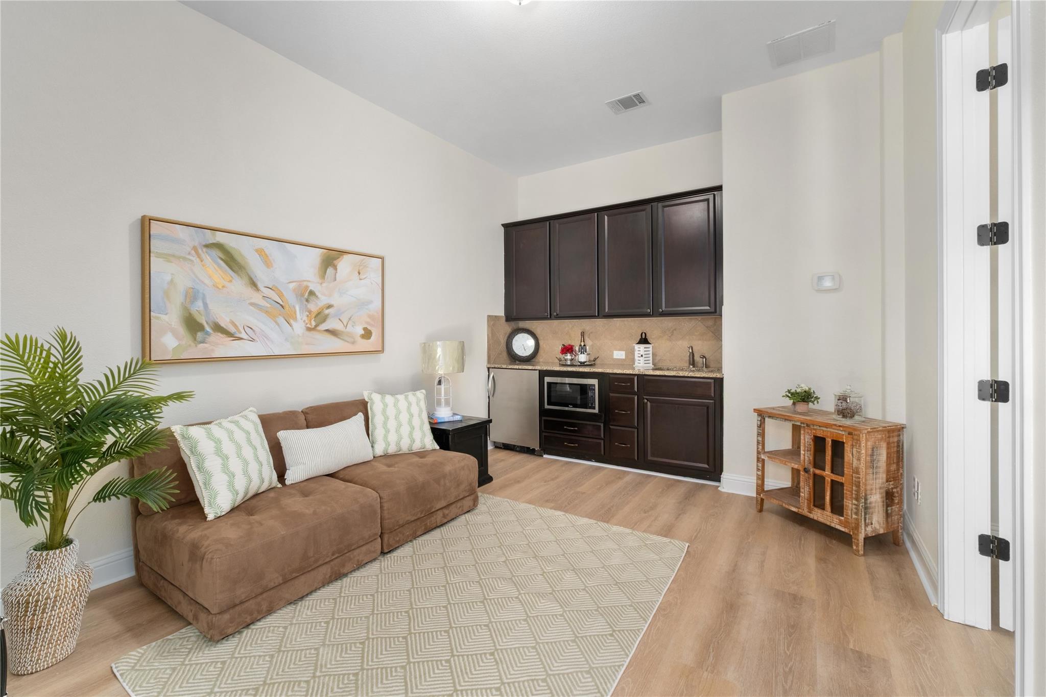 9400 STRATUS DR