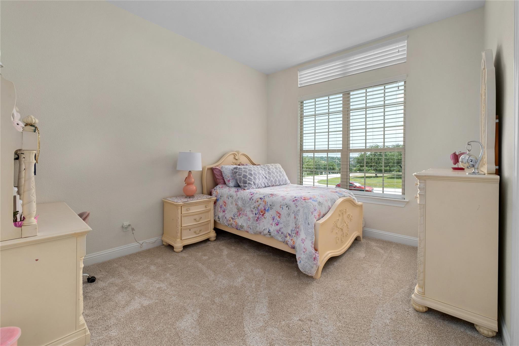 9400 STRATUS DR