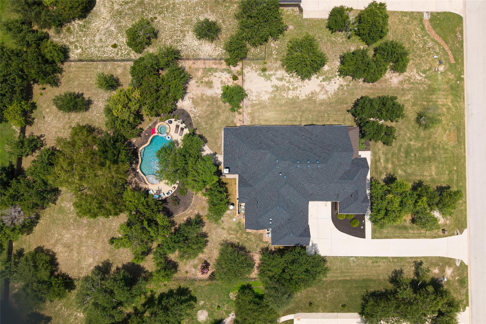 9400 STRATUS DR