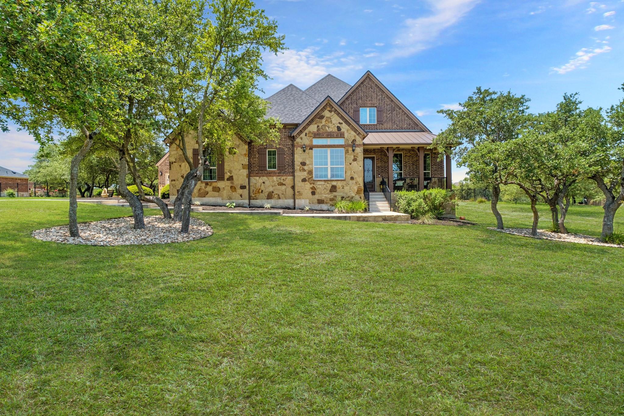 9400 STRATUS DR
