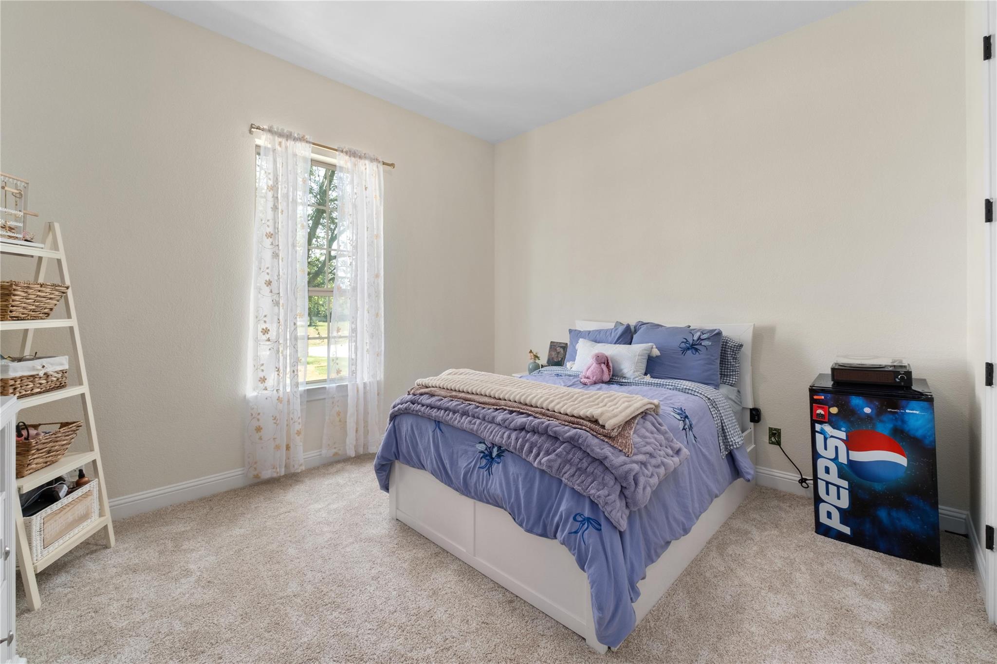 9400 STRATUS DR