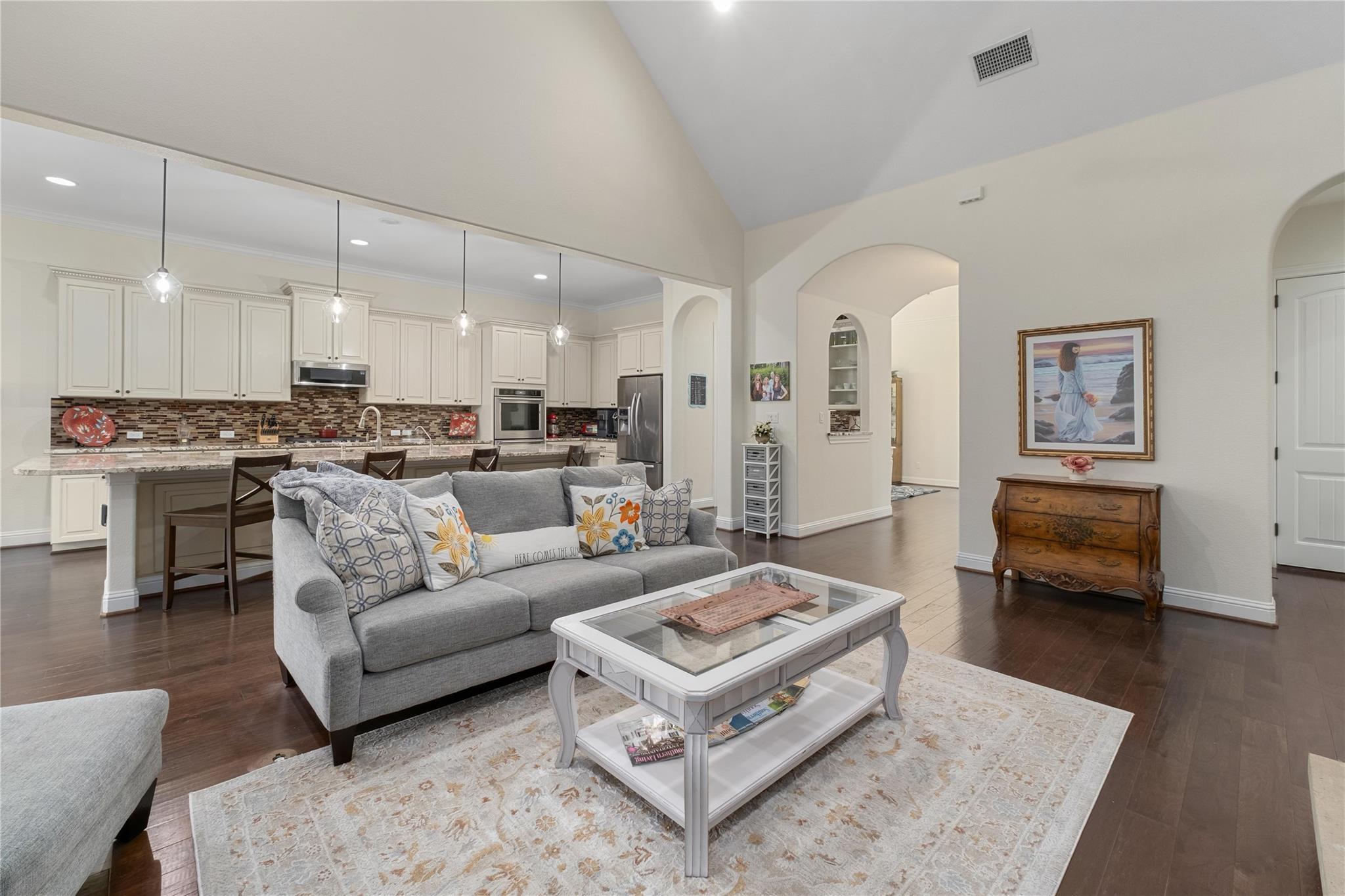 9400 STRATUS DR