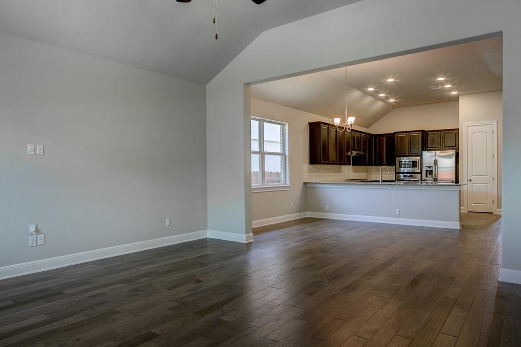 2748 Enza CT