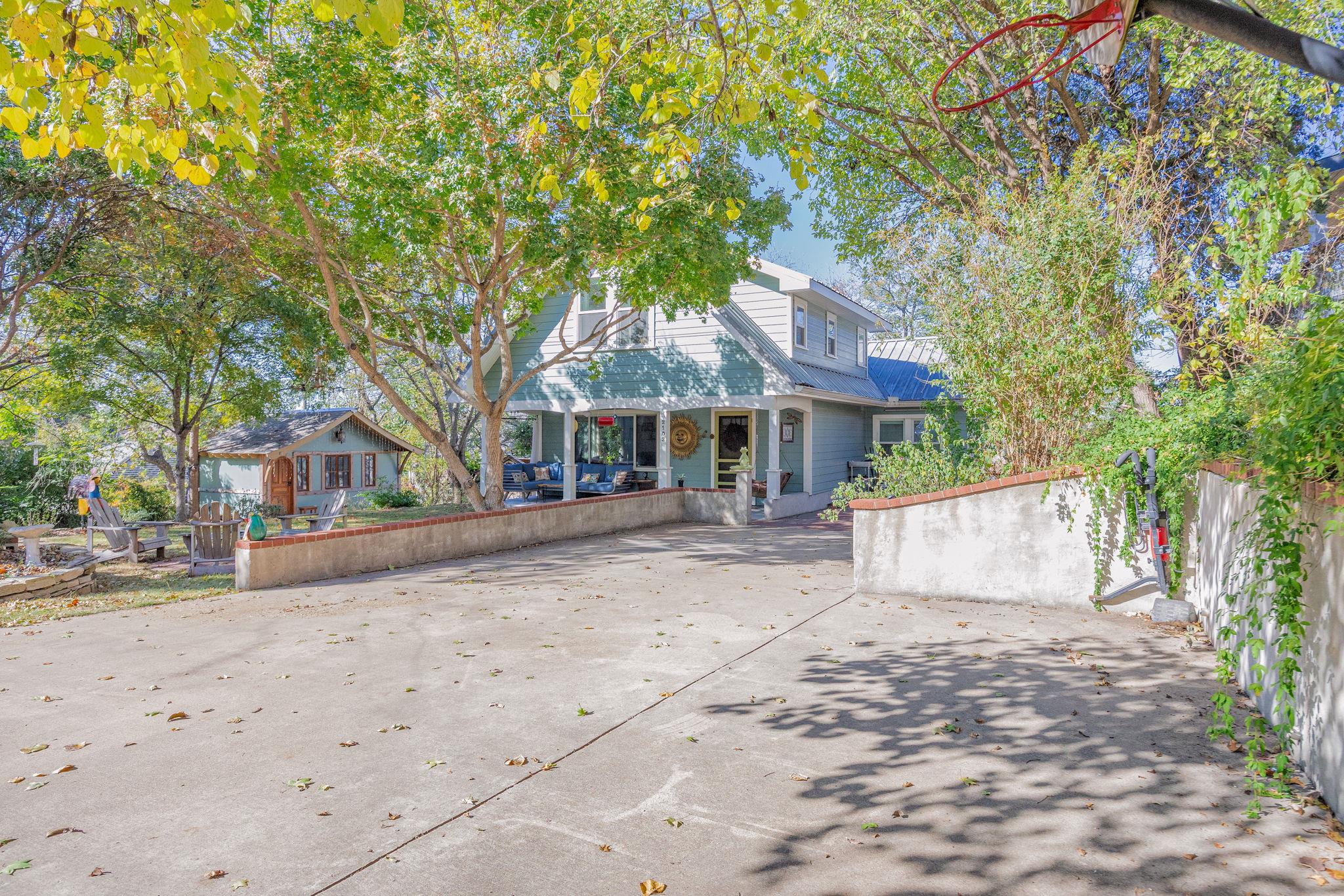2102 Travis Heights BLVD