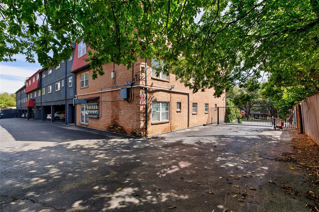 900 S Lamar BLVD # 307