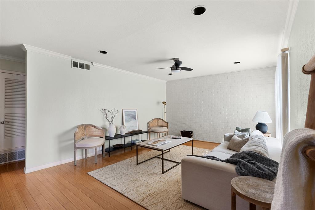 900 S Lamar BLVD # 307