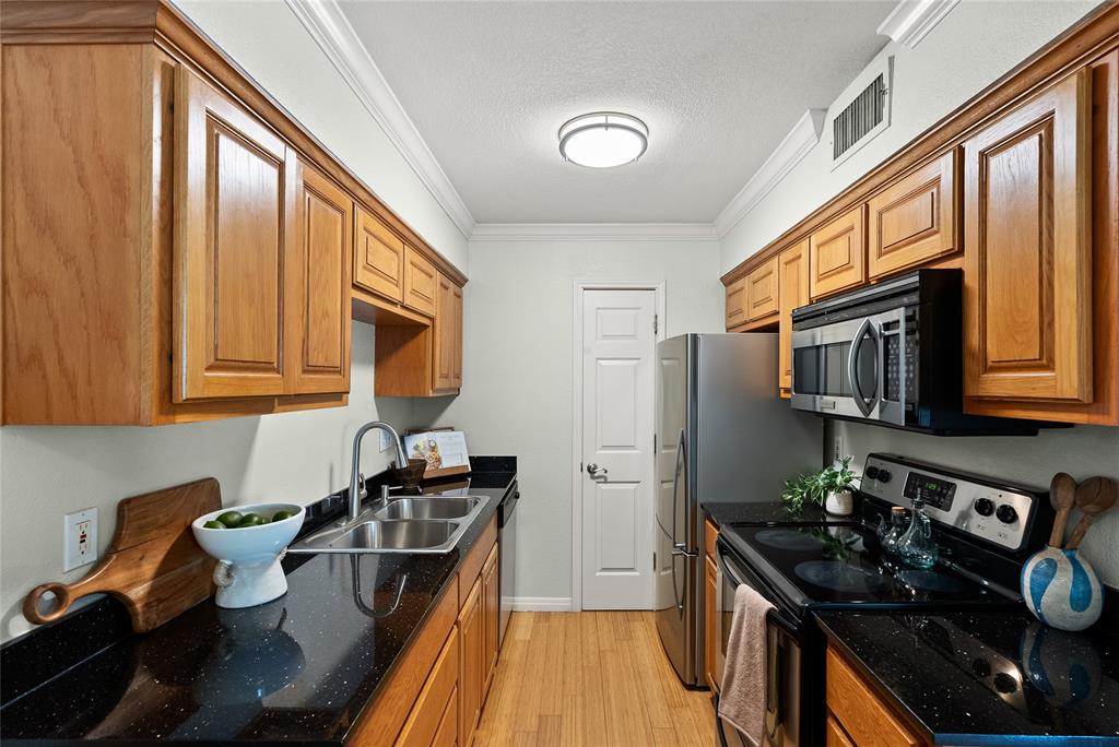 900 S Lamar BLVD # 307