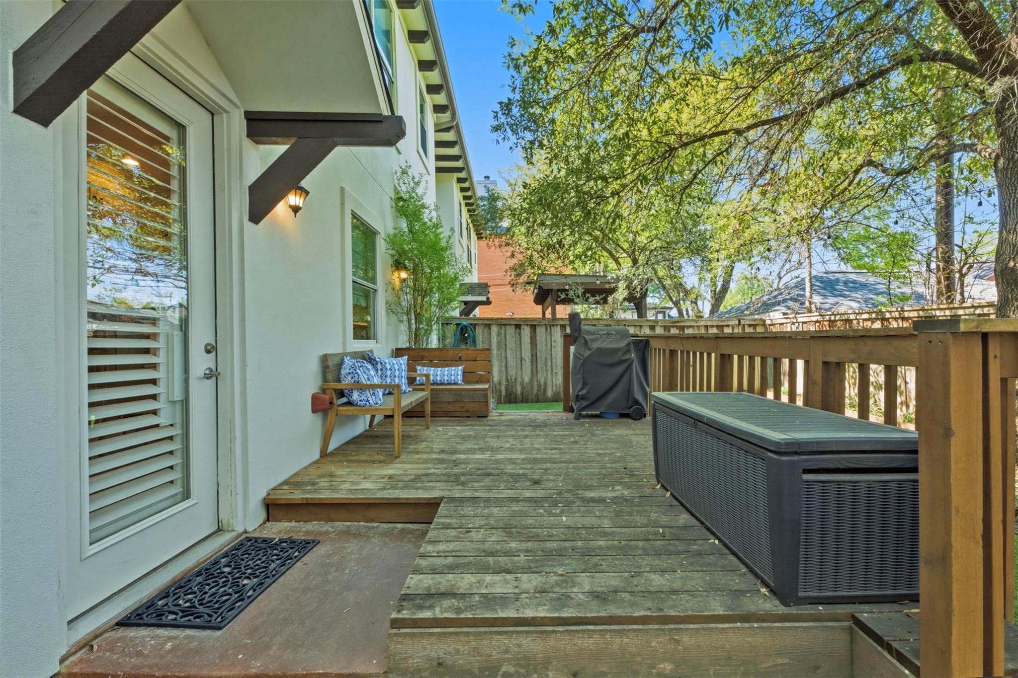 1621 Enfield RD Unit: E