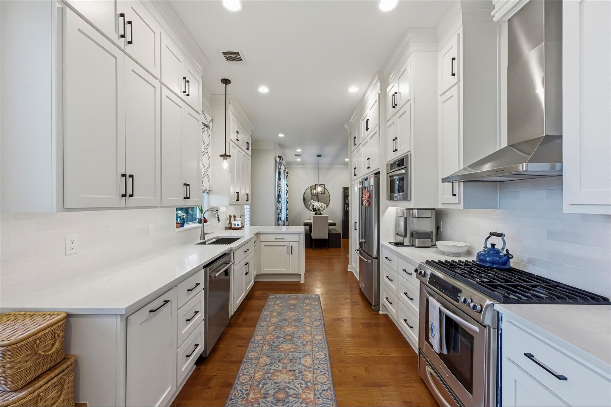 1621 Enfield RD Unit: E