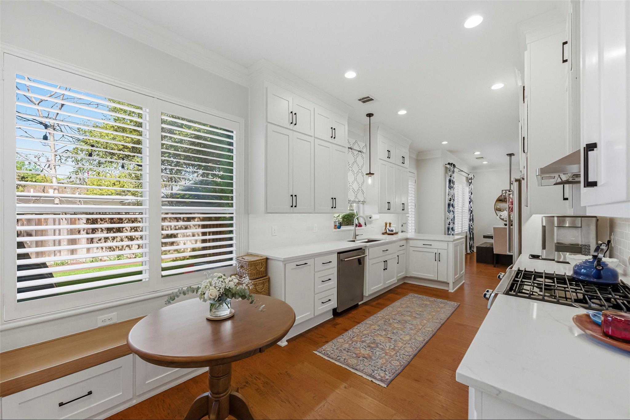 1621 Enfield RD Unit: E