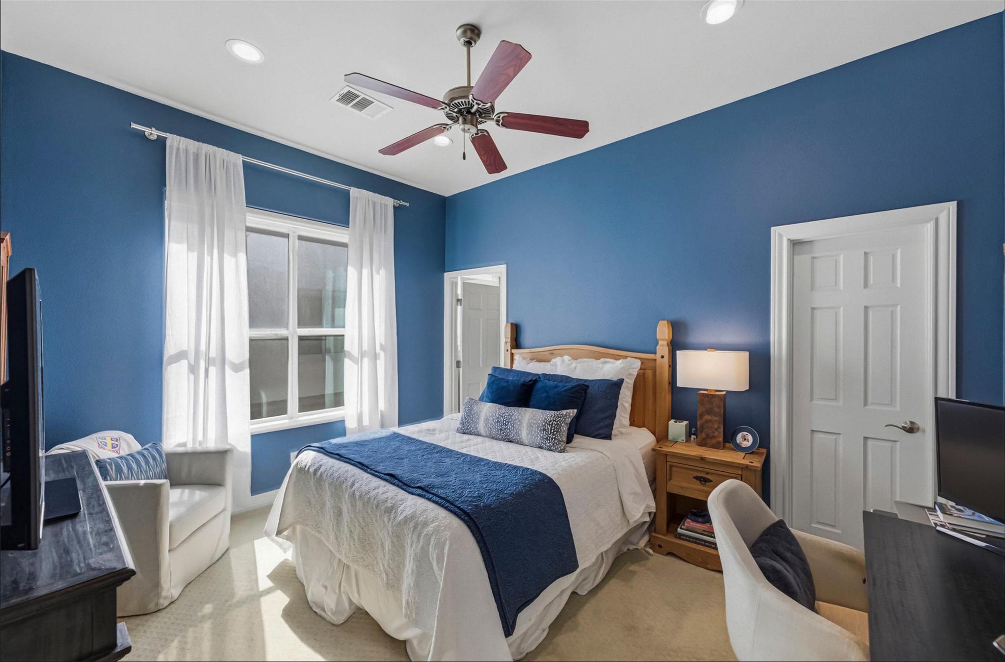 1621 Enfield RD Unit: E