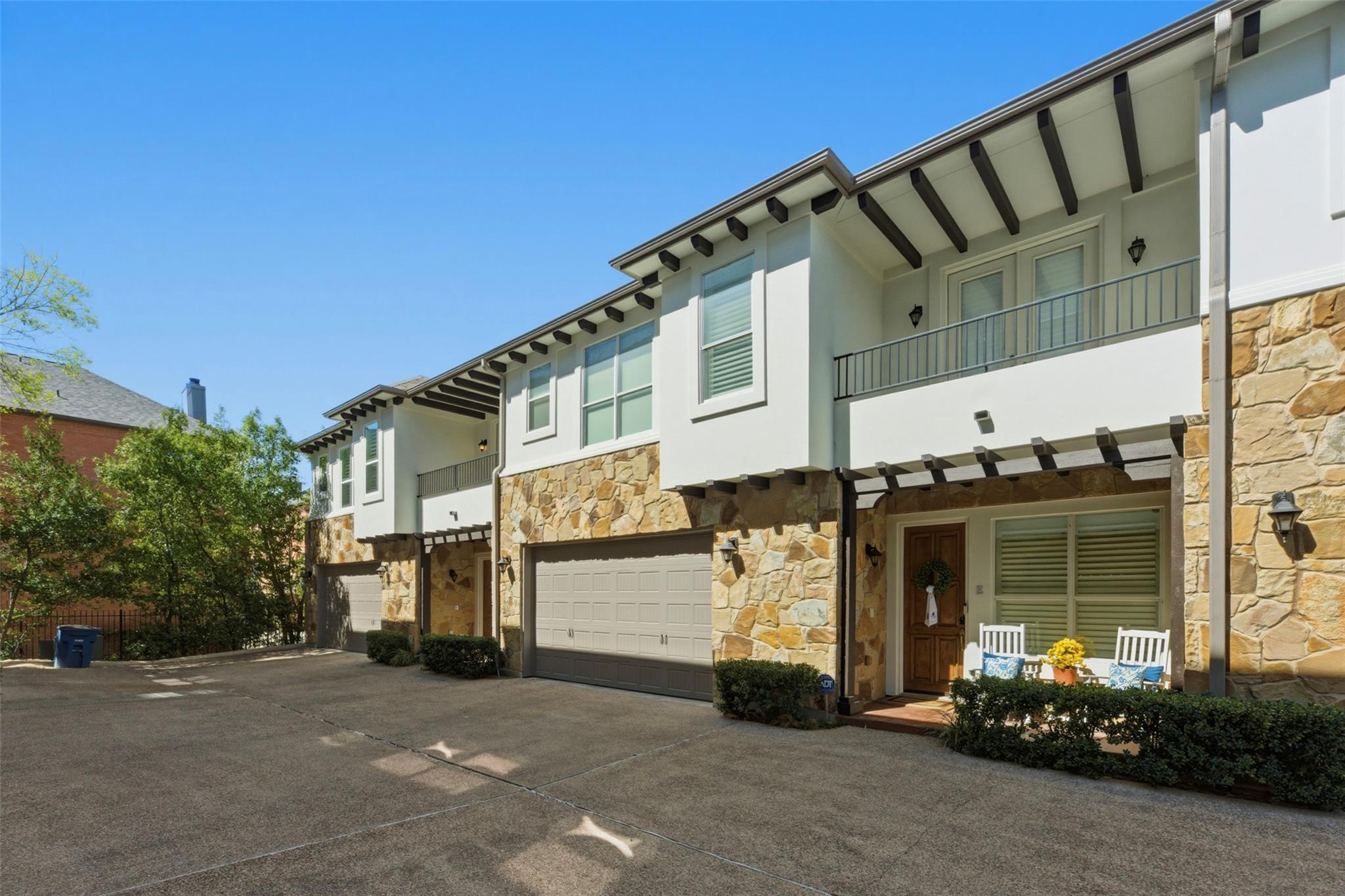 1621 Enfield RD Unit: E