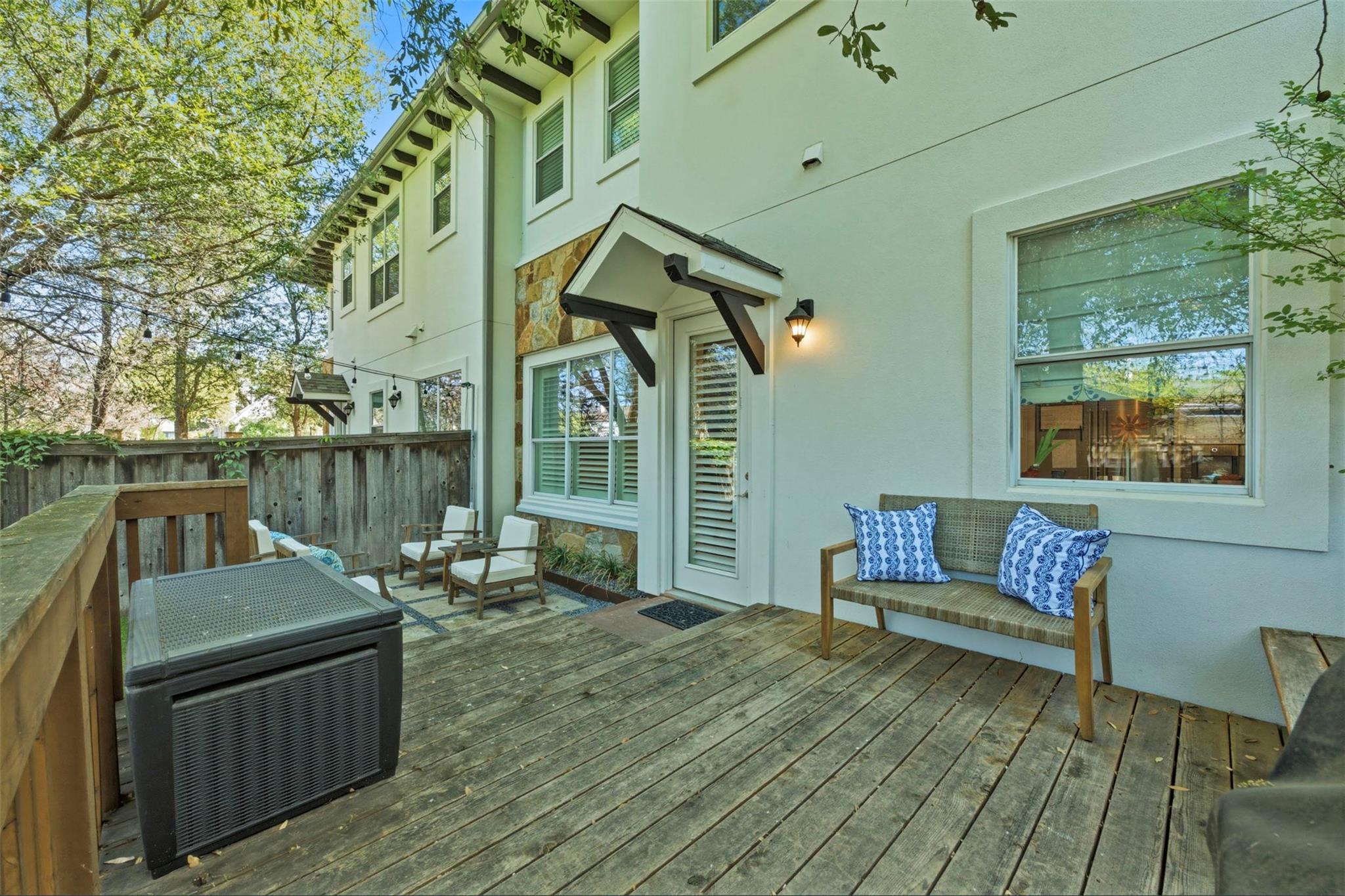 1621 Enfield RD Unit: E