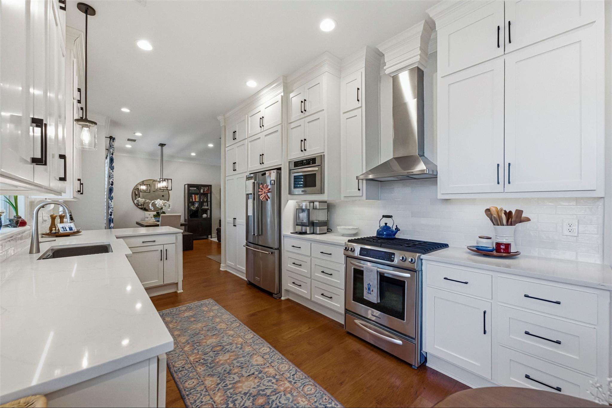 1621 Enfield RD Unit: E