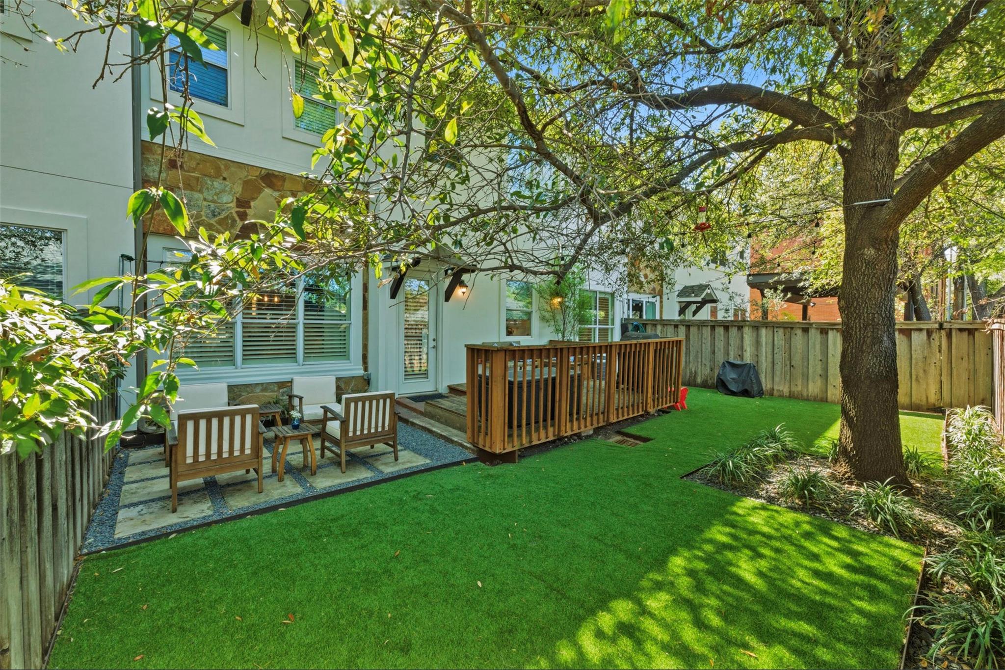 1621 Enfield RD Unit: E