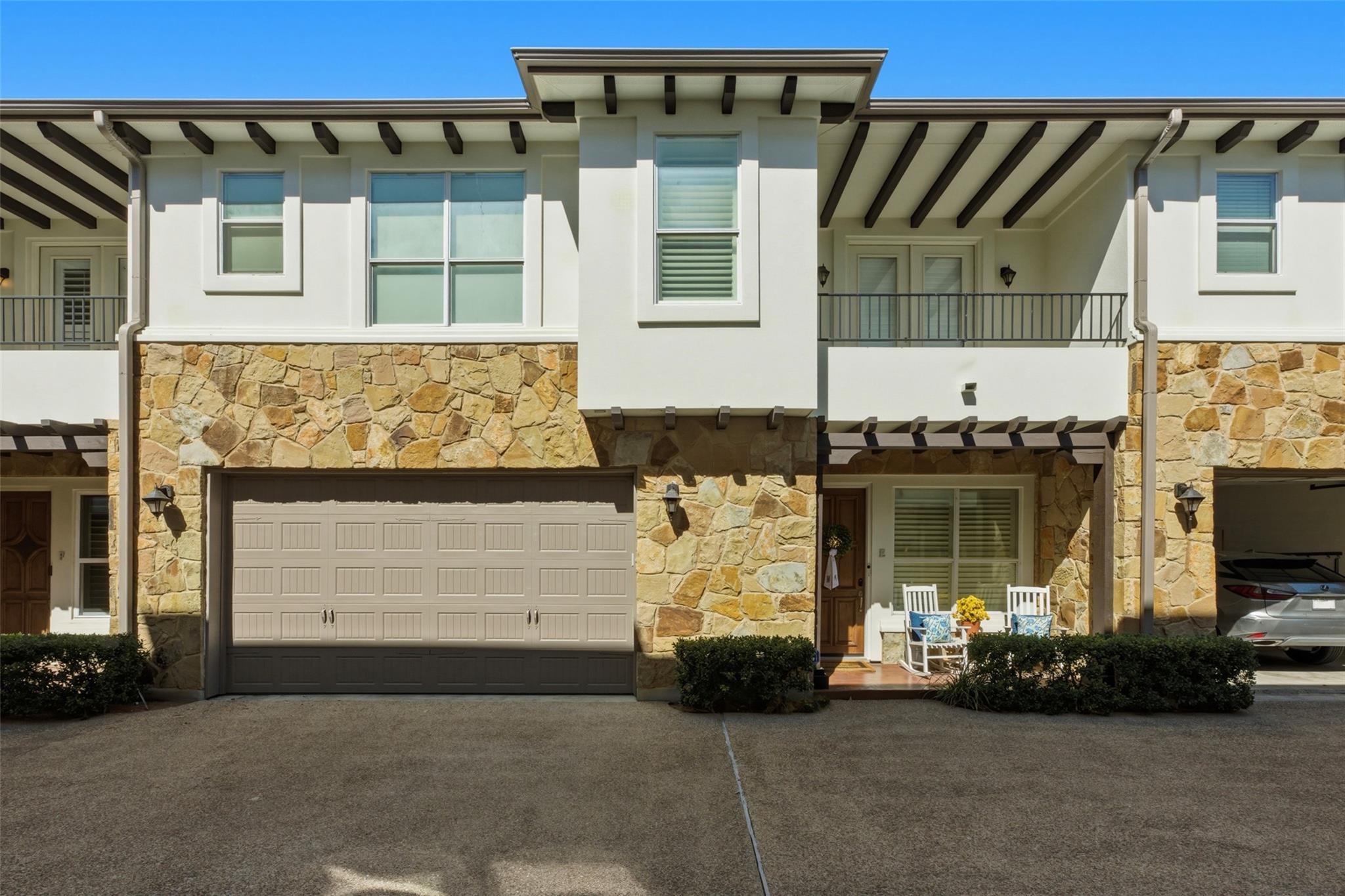 1621 Enfield RD Unit: E