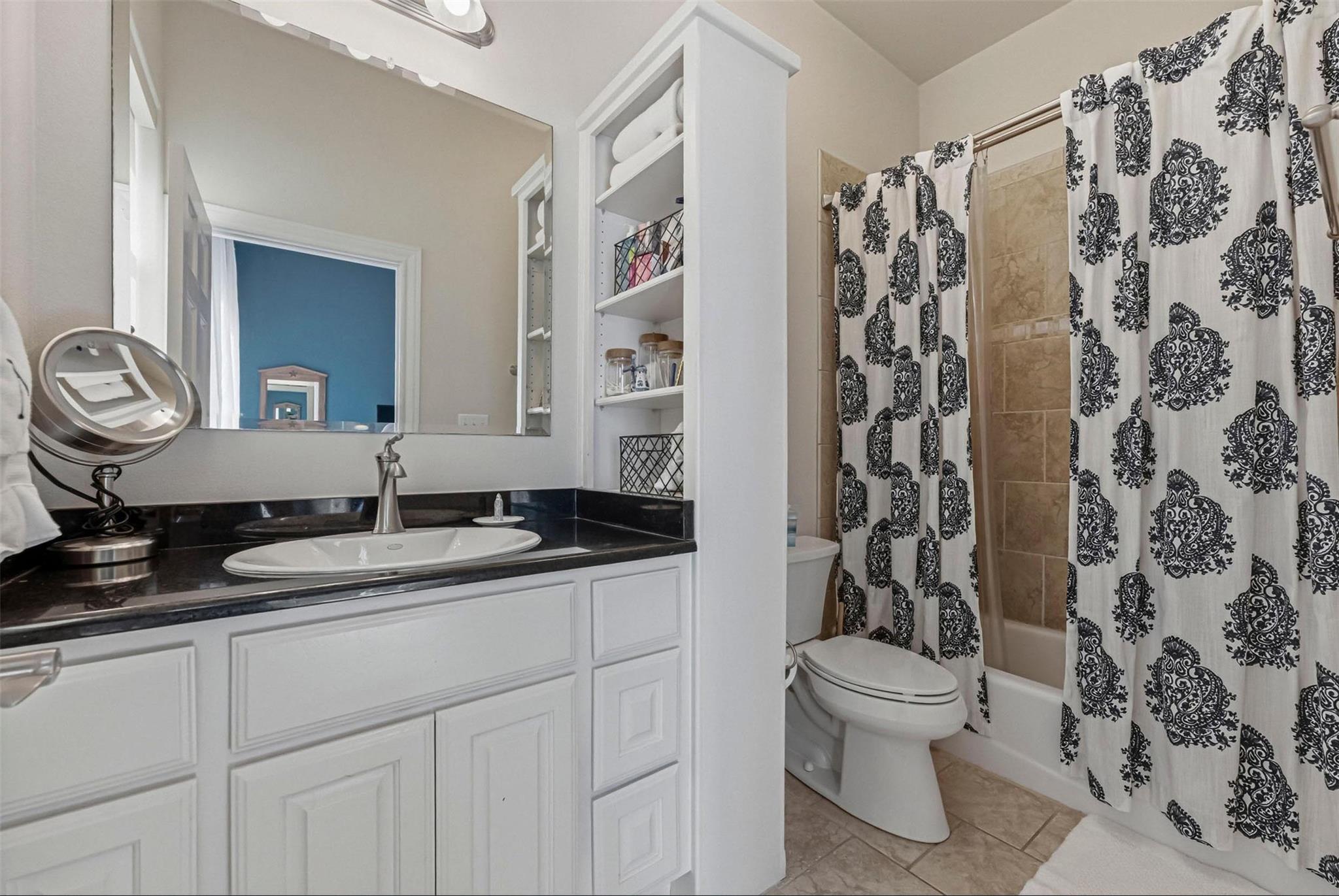 1621 Enfield RD Unit: E