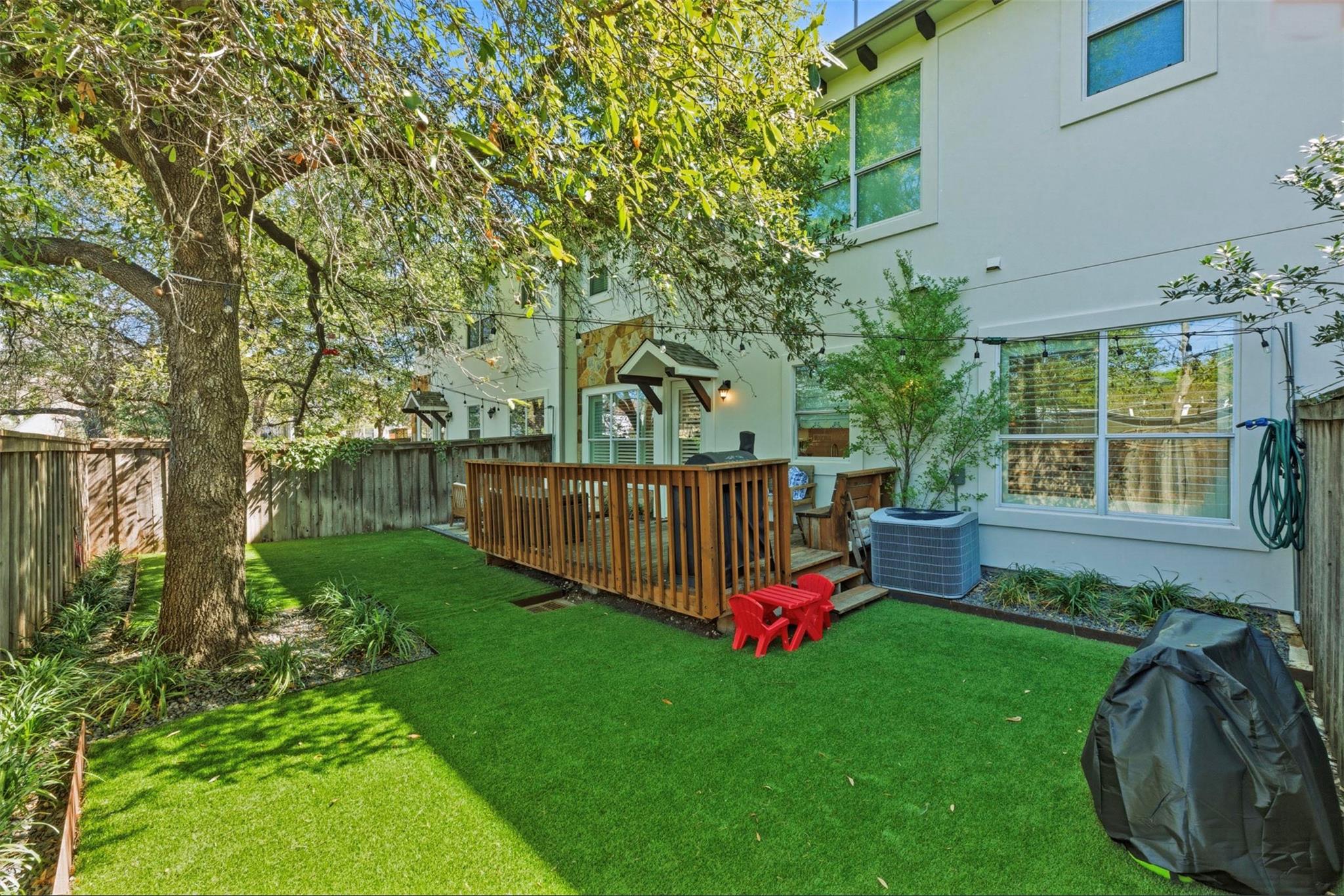 1621 Enfield RD Unit: E