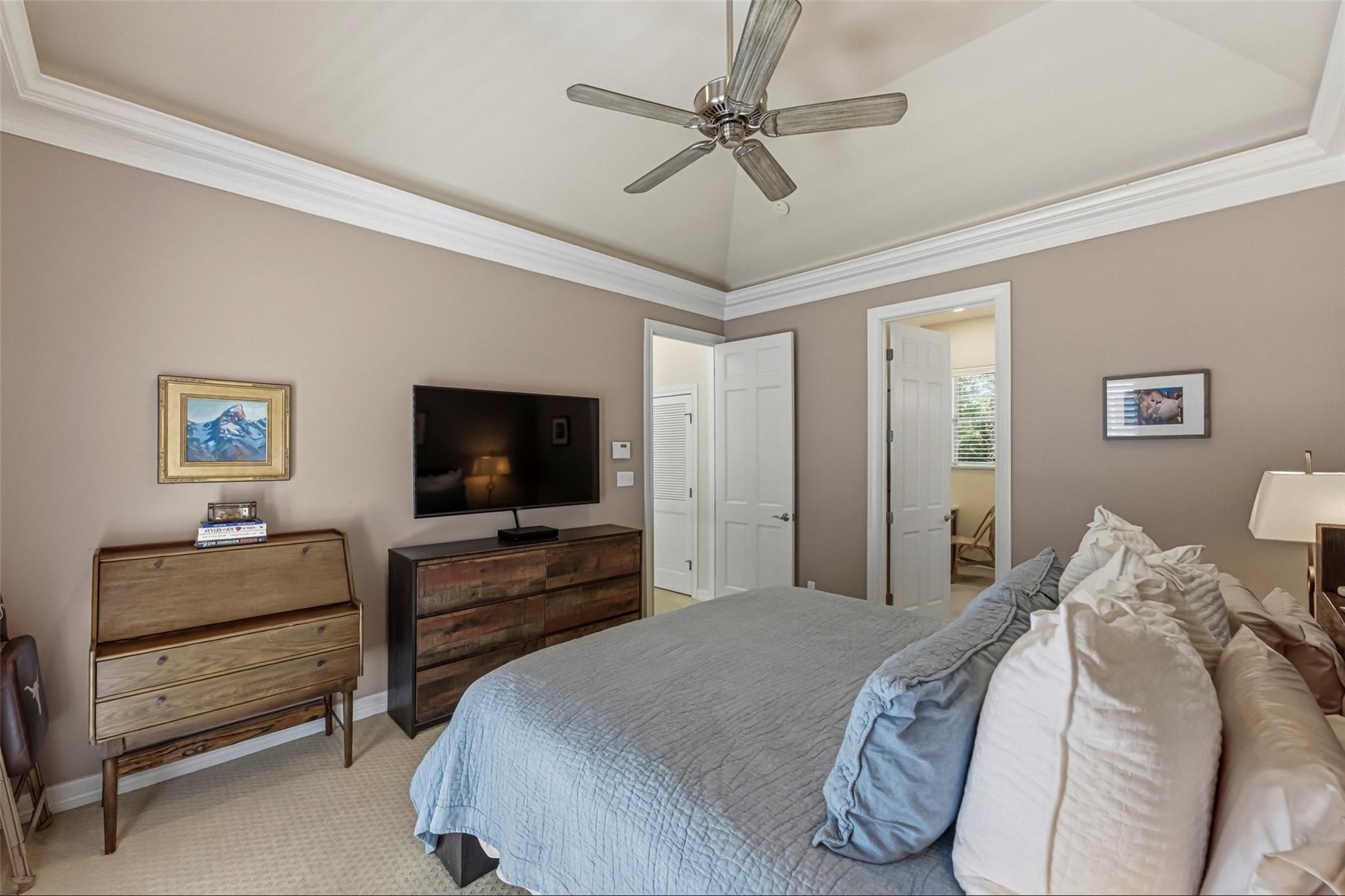 1621 Enfield RD Unit: E
