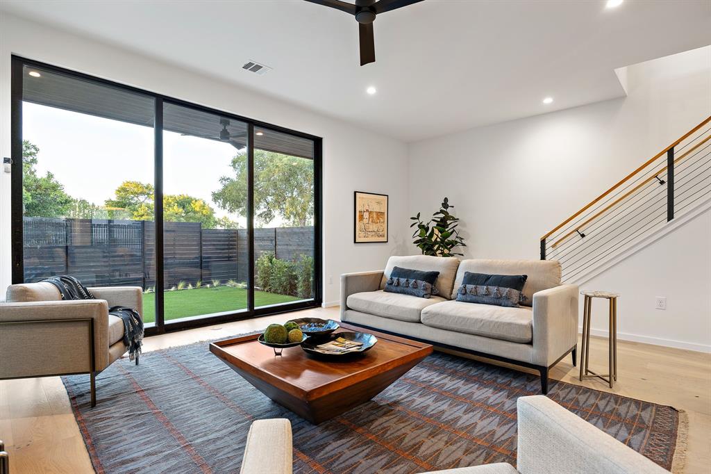 1606 Taylor Gaines DR