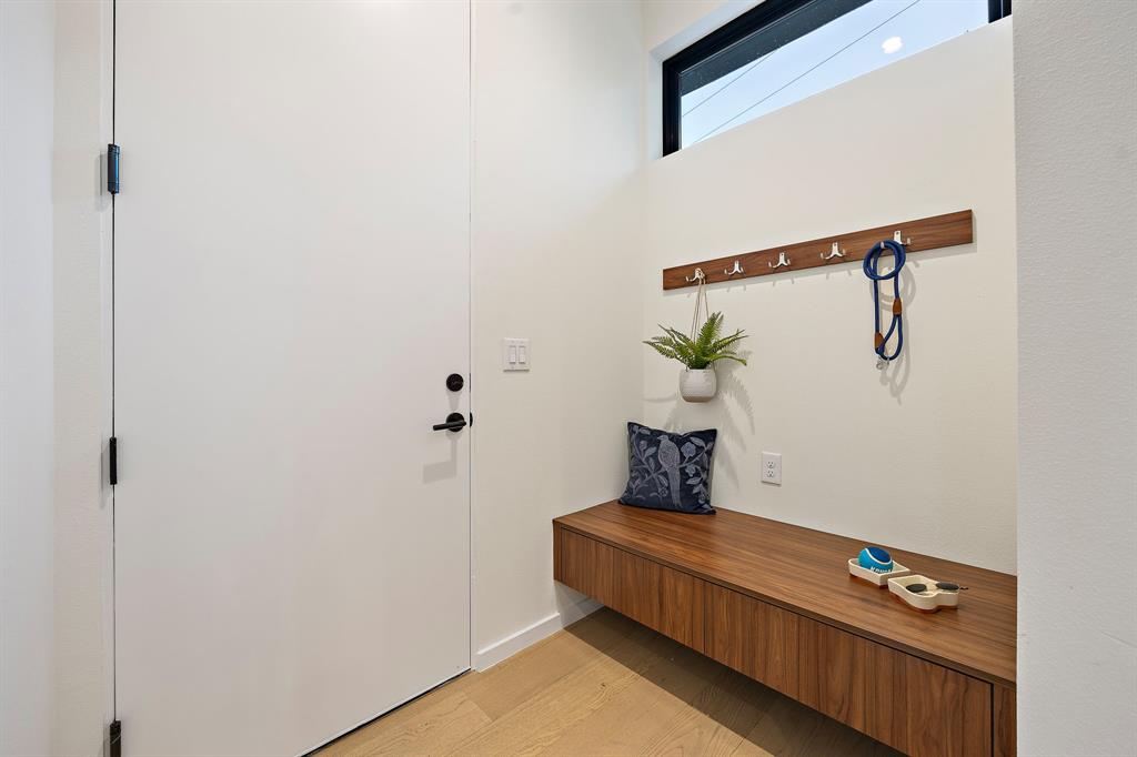 1606 Taylor Gaines DR