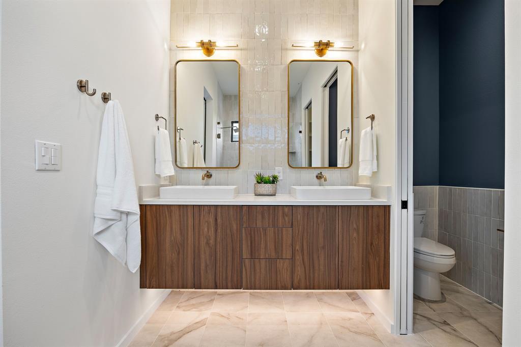 1606 Taylor Gaines DR