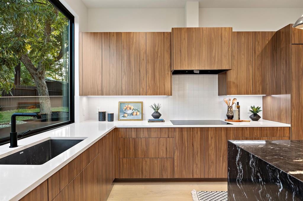 1606 Taylor Gaines DR