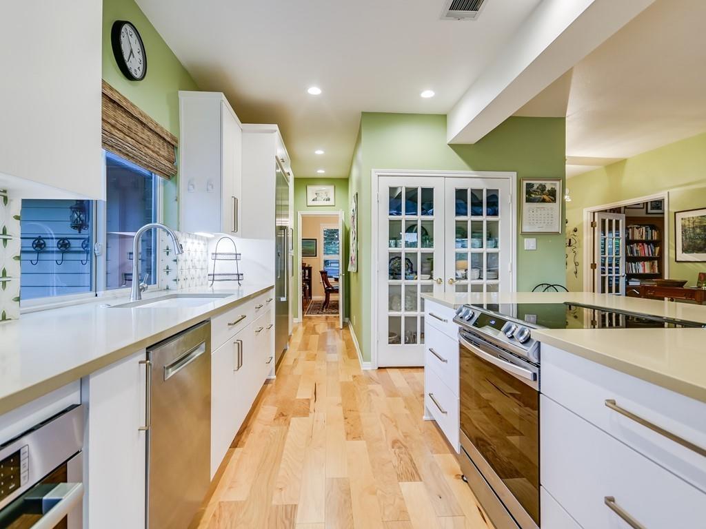 7857 Lakewood DR