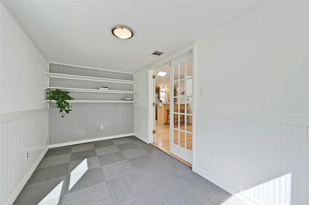 2104 Montclaire ST