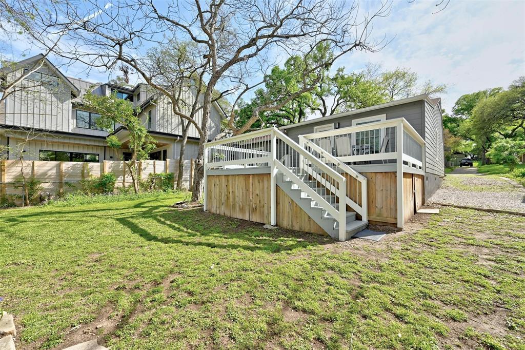 2104 Montclaire ST