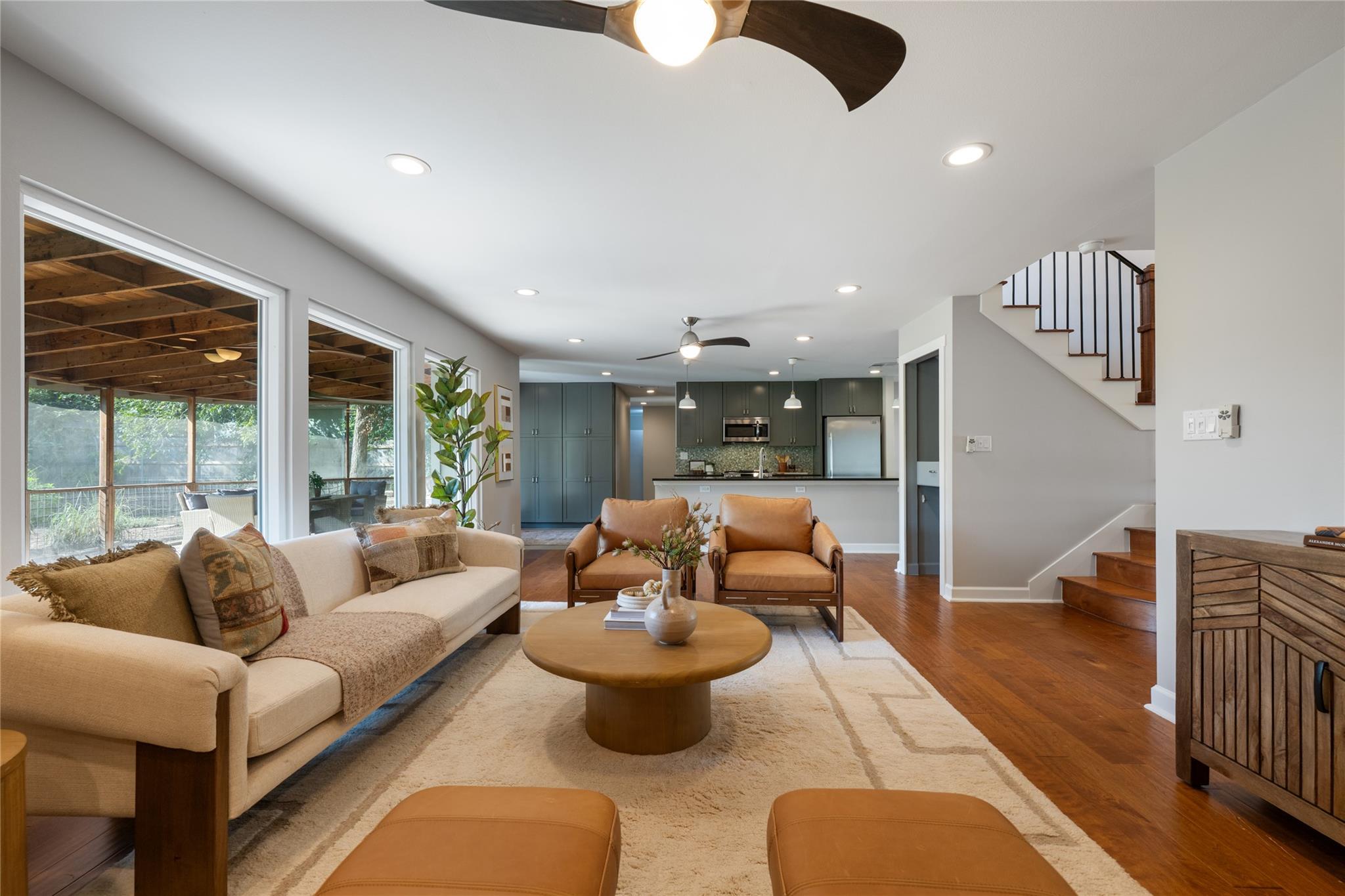 6812 Pioneer PL