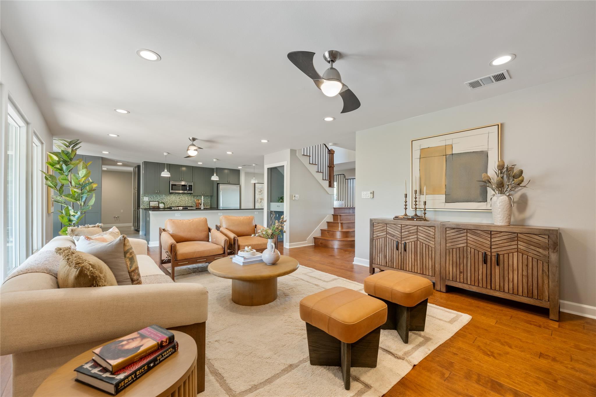 6812 Pioneer PL