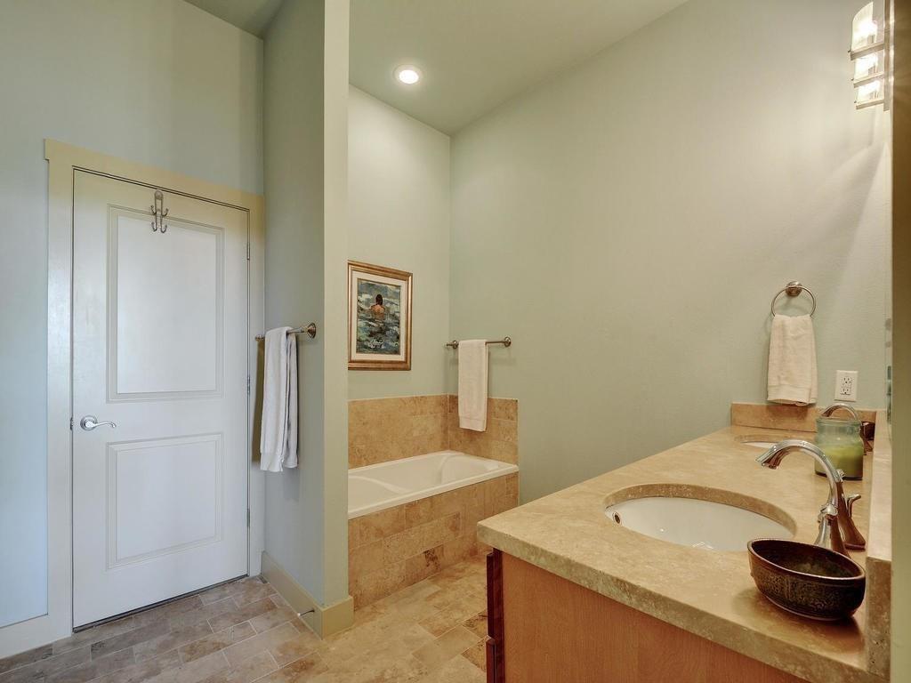 2520 Bluebonnet LN # 2