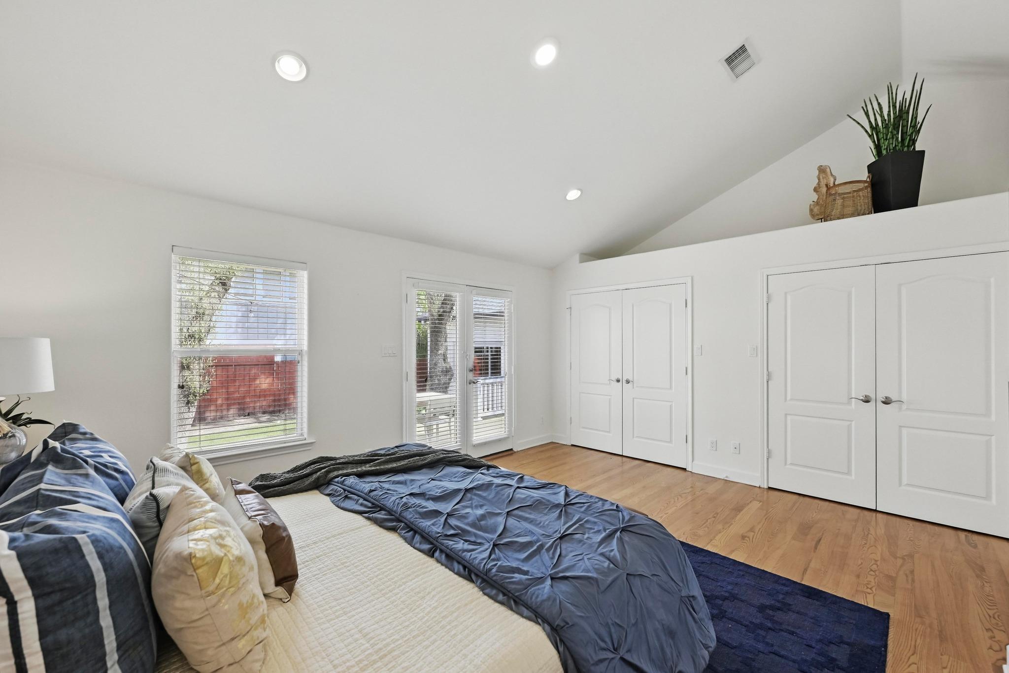 905 Juanita ST