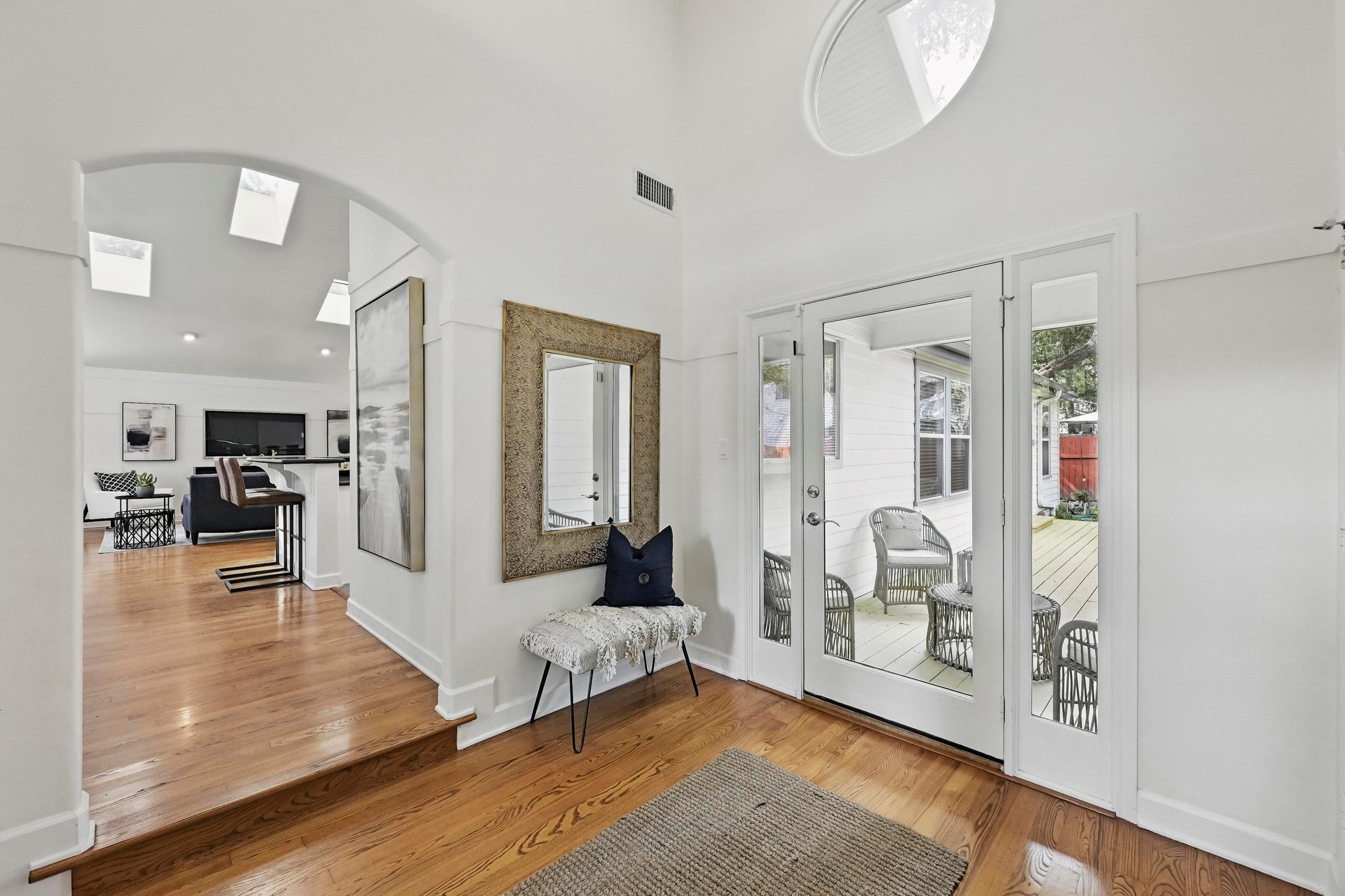 905 Juanita ST