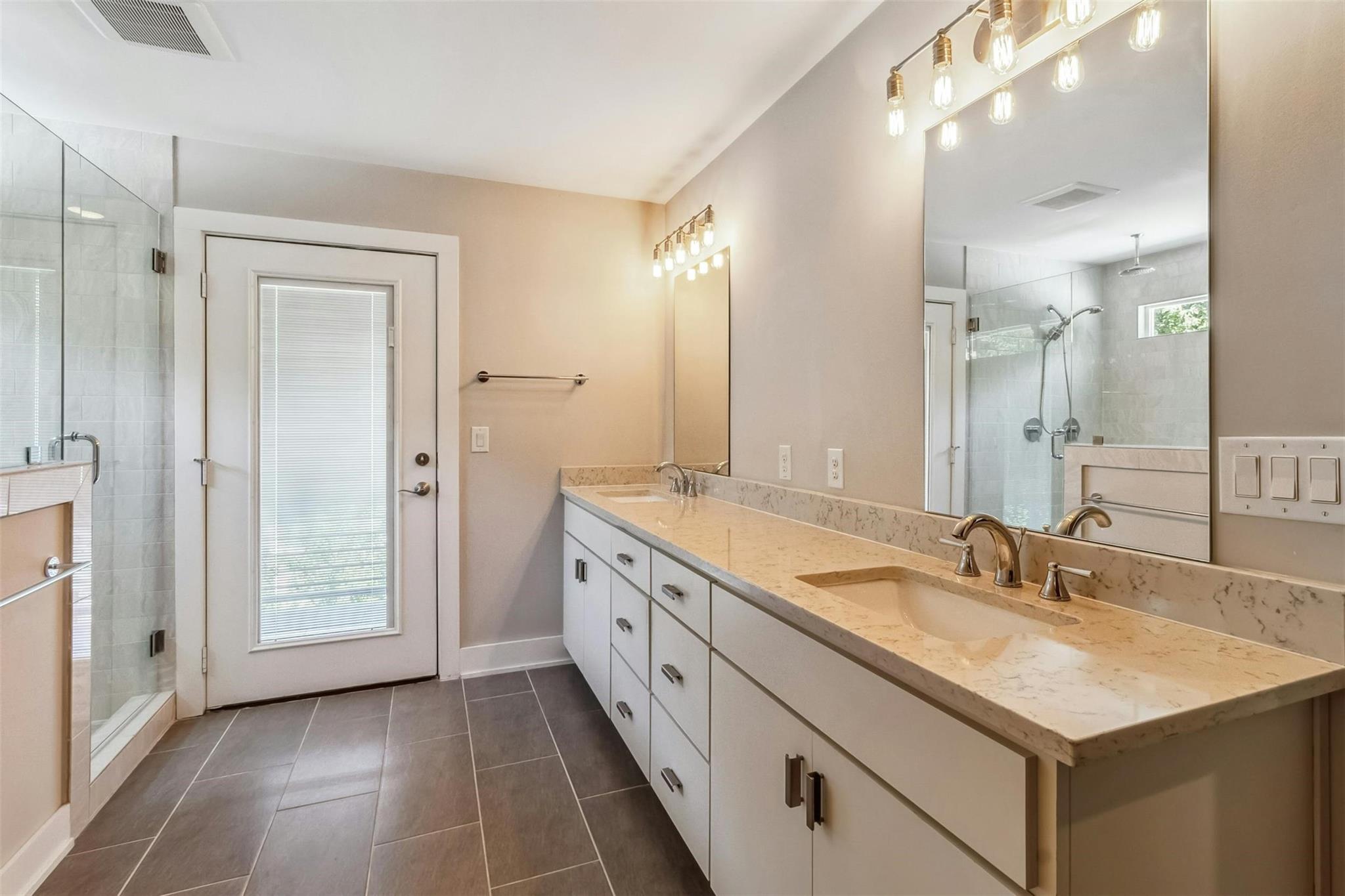 2304 Thornton RD # B