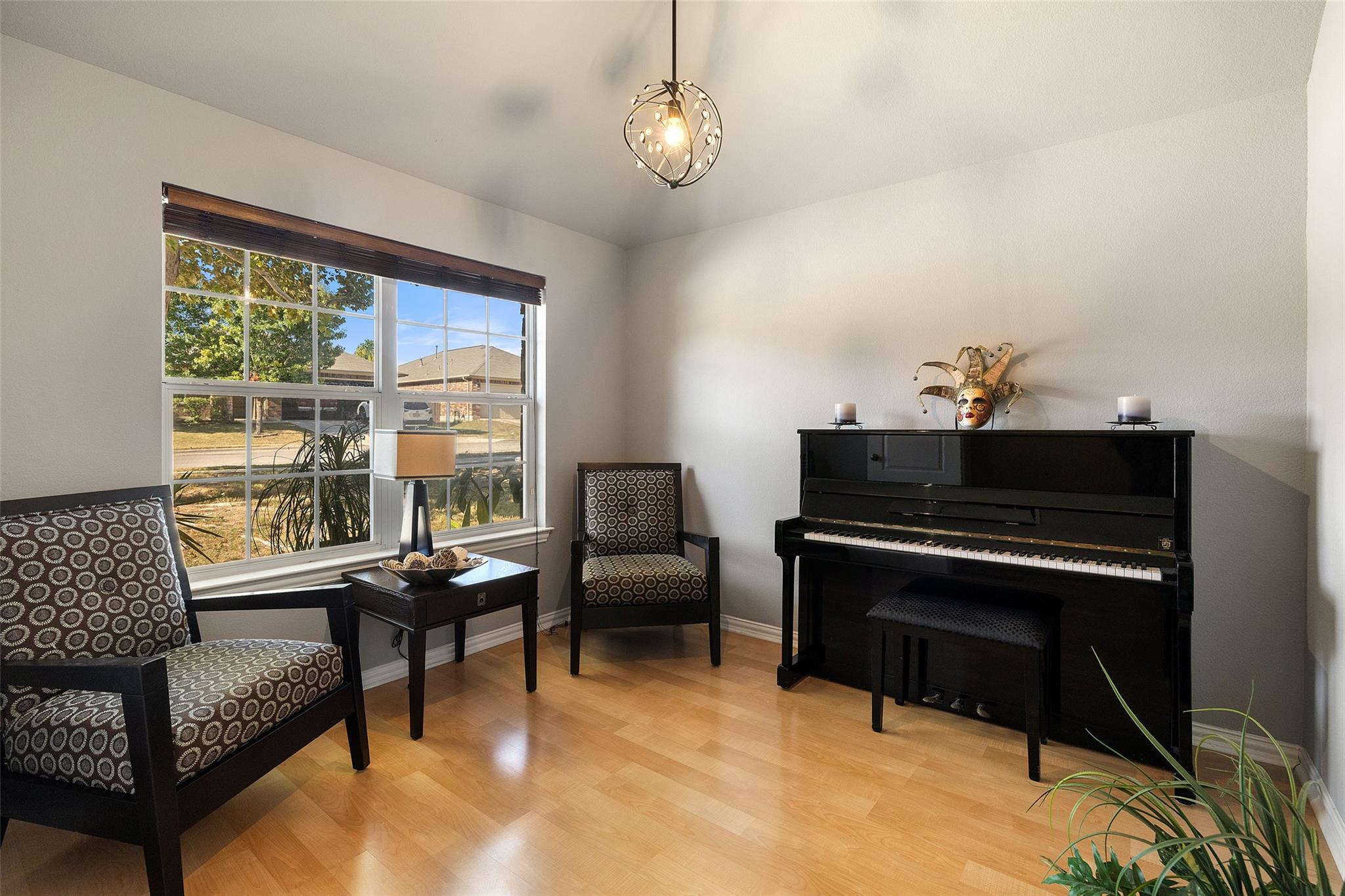 339 Strawberry Blonde DR