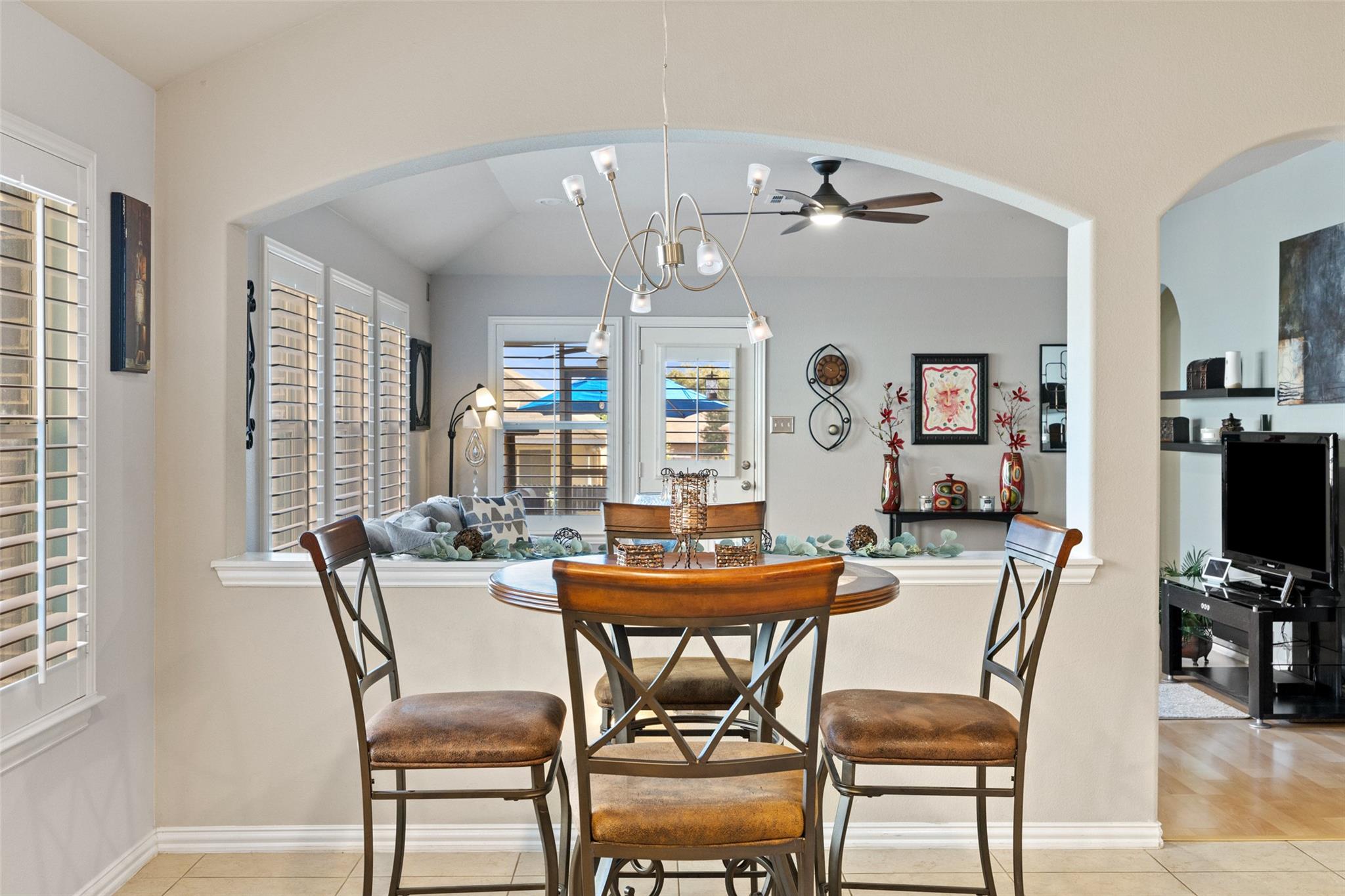 339 Strawberry Blonde DR