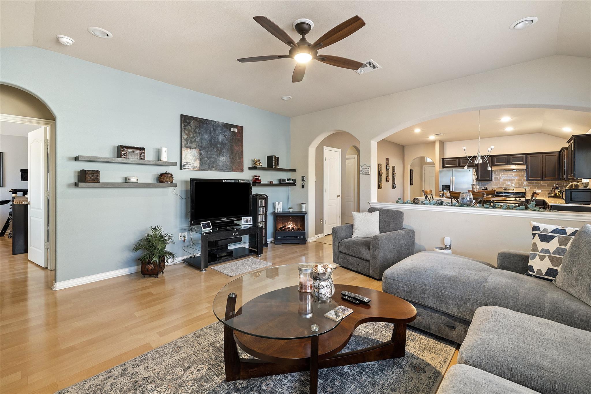 339 Strawberry Blonde DR